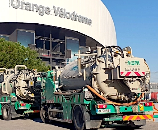 camion avepa devant orange vélodrome marseille
